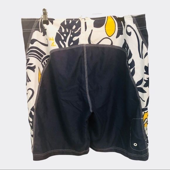 American Eagle Outfitters board shorts - Picture 5 of 6